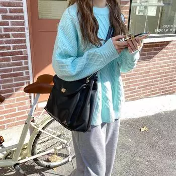 Классическая черная сумка через плечо, женские универсальные ретро-сумки через плечо, квадратные сумки 2024 года, новые сумки с клапаном из текстурированной кожи большой вместимости чёрный