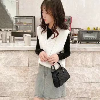 Классическая однотонная сумка на плечо высокого класса для женщин, нишевая сумка через плечо, модная маленькая квадратная сумка чёрный