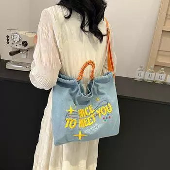 Классическая сумка через плечо из джинсовой ткани большой вместимости, цветной узор, повседневная модная классика, подходит для всех типов женщин.