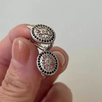 Классические серебряные овальные черные циркониевые полые цветочные серьги-кольца для женщин, модные ювелирные изделия, индивидуальные аксессуары для девочек чёрный/серебряный