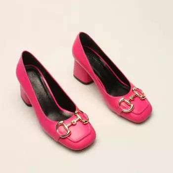 Классические женские туфли на каблуке с кожаной пряжкой цвета фуксии на каблуке