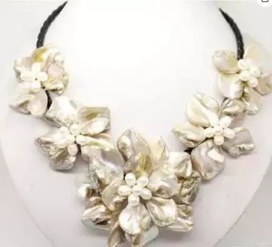 Классическое колье из кожи в стиле барокко с пресноводным культивированным жемчугом и цветком
