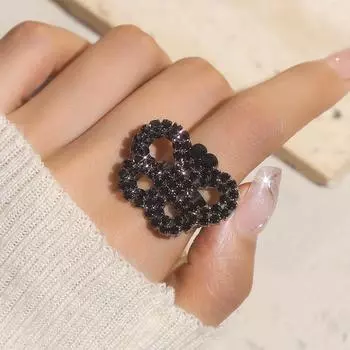 Классическое ретро черное кристаллическое кольцо в форме бабочки Женское темпераментное регулируемое кольцо с отверстием для женщин Opening adjustable
