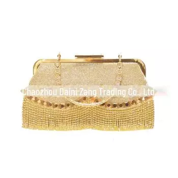 Клатч с кисточками и стразами : Трендовая сумочка для вечеринок золотой