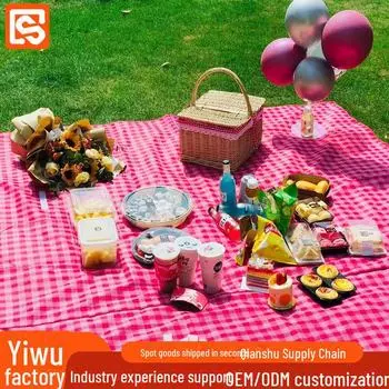 Клетчатый коврик для пикника и стола: Одноразовый, желтый/красный - универсальный для уличных барбекю, продуктовых лавок, ресторанов, отелей 1x1.5 m