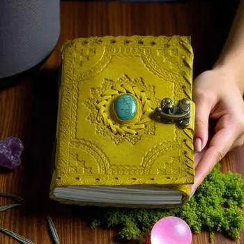 Книга теней, винтажный кожаный журнал, журнал гримуар, книга ведьмовских заклинаний, ведьмовские принадлежности, викканский декор Кожаная книга Дорожный блокнот 7 x 5 in