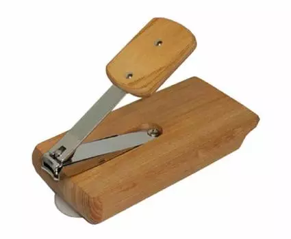 Книпсер для ногтей с удобной подставкой III UC-353 серебряный