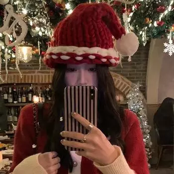 Knitted hat Christmas red autumn and winter thickened warm ear protective wool hat Korean version versatile face small hat women M56-58cm красный