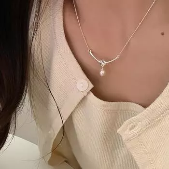 Ожерелье с подвеской из плетеного металла с пресноводным жемчугом, женская нишевая индивидуальность, простая, универсальная, темпераментная, модная, цепочка на шею, цепочка на ключицу