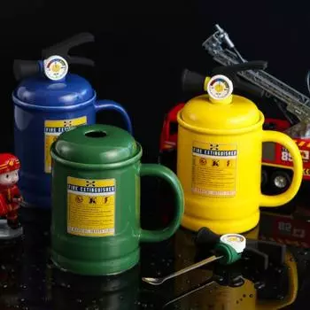 Кофейные чашки Керамическая чашка для чая Кружка в форме огнетушителя с крышкой Ложка 400 мл Горячие Холодные Напитки Молоко Сок Напиток Кружка Офис Дом Путешествия Подарки красный