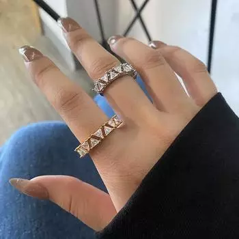 Кольца для женщин с треугольным цирконием из стерлингового серебра 925 пробы, креативные блестящие обручальные кольца оптом Resizable золотистый