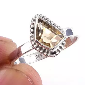 Кольцо из чистого серебра 925 пробы с натуральным цитрином, размер 9, S1d27