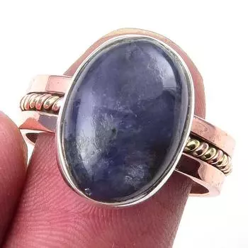 Кольцо из двухцветного серебра 925 пробы с натуральным иолитом, размер 9 г8C18