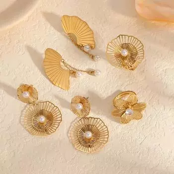Кольцо из полого цветка из титановой стали для женщин Niche Premium Light Luxury Pearl из 18-каратного золота с нержавеющей сталью