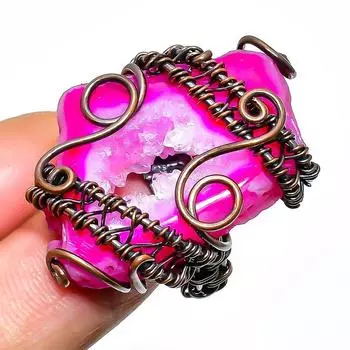 Кольцо из розового друзы с драгоценным камнем, обмотанное медной проволокой, размер 8