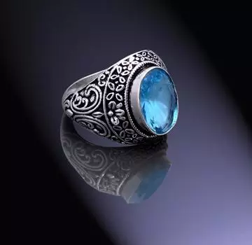 Кольцо из серебра 925 пробы с натуральным швейцарским голубым топазом, размер 6,75 o1Z80