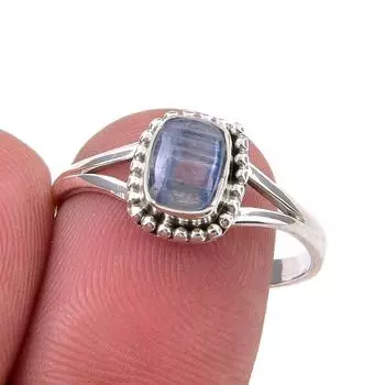 Кольцо из серебра 925 пробы с натуральным кианитом, размер 9 o0m17