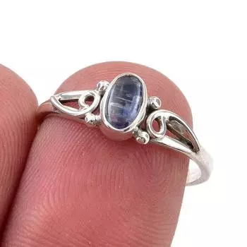 Кольцо из серебра 925 пробы с натуральным кианитом, размер 7 f0y47