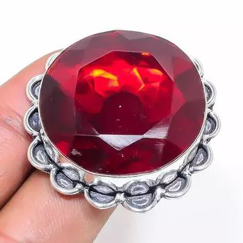 Кольцо из серебра 925 пробы с натуральным мозамбикским гранатом, размер 8 u8F62