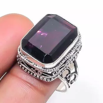 Кольцо из серебра 925 пробы с натуральным аметистом, размер 8, p0V00