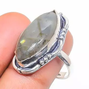 Кольцо из серебра 925 пробы с натуральным лабрадоритом, размер 8 t2b81