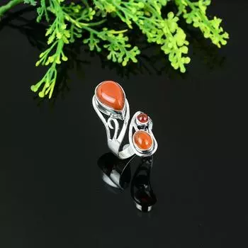 Кольцо из серебра 925 пробы с натуральным красным сердоликом, размер 8 S2K70