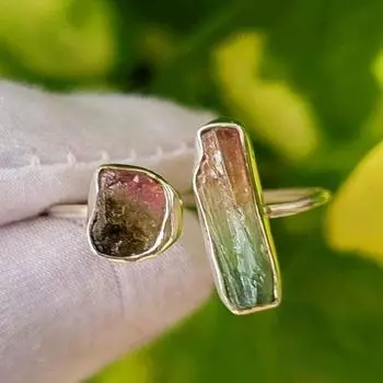 Кольцо из серебра 925 пробы с натуральным необработанным арбузным турмалином 8 US, A 72 8 US