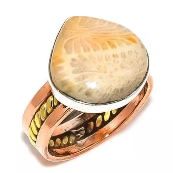 Кольцо из серебра 925 пробы с натуральным ископаемым кораллом и двухцветным драгоценным камнем S.8 J7R45