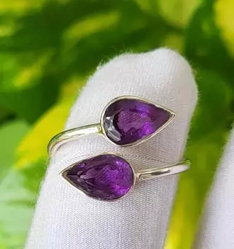 Кольцо из серебра 925 пробы с натуральным грушевидным аметистом, размер 7,75, подарочное кольцо 7.75 US