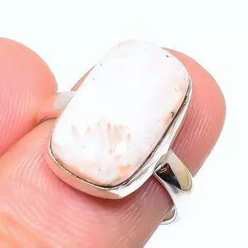 Кольцо из серебра 925 пробы с натуральным сколецитом, размер 7, p5J74