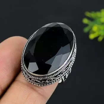 Кольцо из серебра 925 пробы с драгоценным камнем черная шпинель, размер 7,5 F4a93