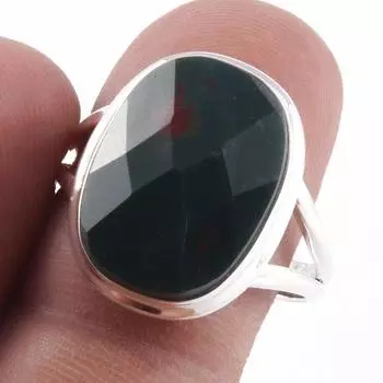 Кольцо из серебра 925 пробы с натуральным драгоценным камнем-кровавым камнем S.8 m1E04
