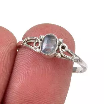 Кольцо из серебра 925 пробы с натуральным кианитом, размер 9, h0V21