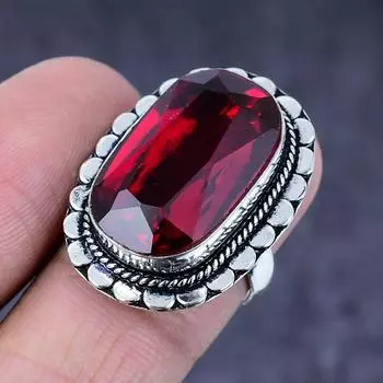 Кольцо из серебра 925 пробы с мозамбикским гранатом, размер 7, z1V44