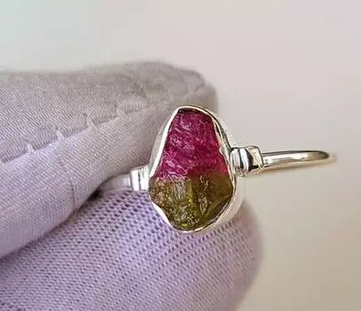 Кольцо из серебра 925 пробы с необработанным арбузным турмалином, размер 7,75, подарок для нее 7.75 US