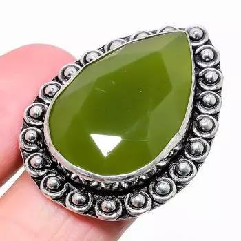 Кольцо из серебра 925 пробы с зеленым халцедоном, размер 8,5 r5D36 8.5 зелёный