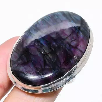 Кольцо из серебра 925 пробы с фиолетовым лабрадоритом, размер 8 C5N55