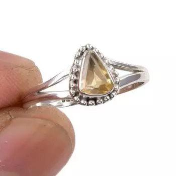 Кольцо из серебра 925 пробы с натуральным цитрином, размер 7, v3V06