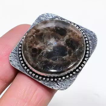 Кольцо из серебра 925 пробы с натуральным драгоценным камнем Ларвикит, размер 8 j1K99