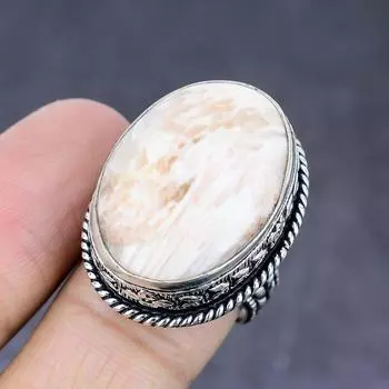 Кольцо из серебра 925 пробы с натуральным оранжевым сколецитом, размер 8 O1O01