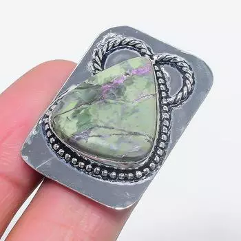 Кольцо из серебра 925 пробы с натуральным пурпуритом, размер 6, l0k21