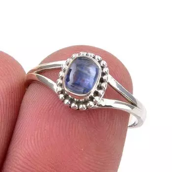 Кольцо из серебра 925 пробы с натуральным кианитом, размер 7, s0v86