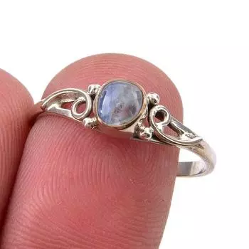 Кольцо из серебра 925 пробы с натуральным кианитом, размер 9 O9H60