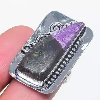 Кольцо из серебра 925 пробы с натуральным пурпуритом, размер 7, U5R48