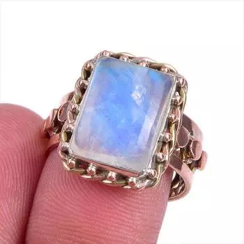 Кольцо из серебра 925 пробы с натуральным радужным лунным камнем в двух тонах S.7.5 m1w51