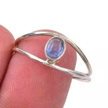 Кольцо из серебра 925 пробы с натуральным кианитом, размер 8,5, K6B78