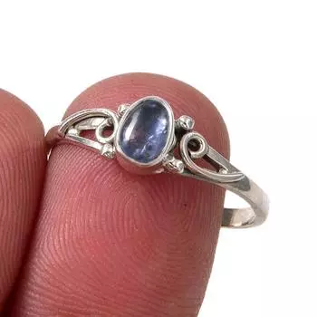 Кольцо из серебра 925 пробы с натуральным кианитом, размер 9, D4g04