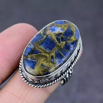 Кольцо из серебра 925 пробы с драгоценным камнем медный содалит, размер 9 L6p01