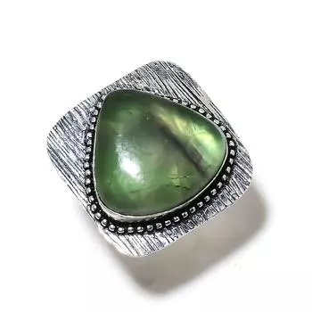 Кольцо из серебра 925 пробы с драгоценным камнем пренит, размер 8,5 j0w99