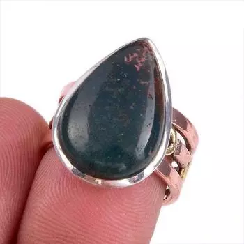 Кольцо из серебра 925 пробы с натуральным драгоценным камнем-кровавым камнем двухцветной формы S.6 W5W87